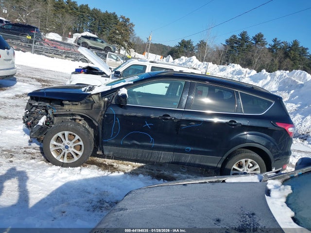 1FMCU9GDXJUA26433 Ford ESCAPE SE