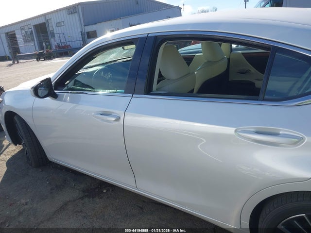 2025 Lexus Es 300h მანქანა იყიდება აუქციონზე, vin: 58ADA1C1XSU070744, აუქციონის ნომერი: 44194558