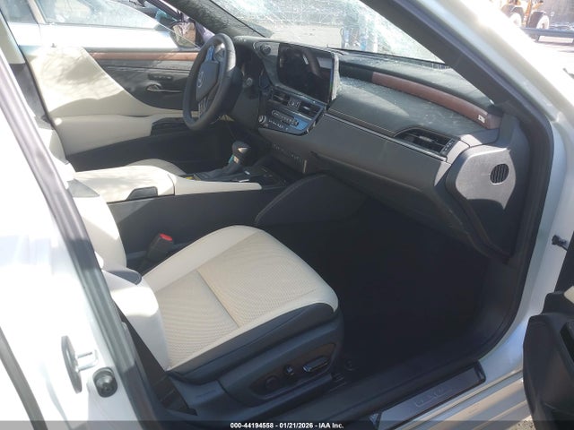 2025 Lexus Es 300h მანქანა იყიდება აუქციონზე, vin: 58ADA1C1XSU070744, აუქციონის ნომერი: 44194558