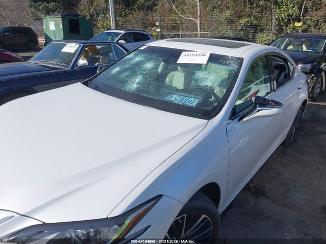 2025 Lexus Es 300h მანქანა იყიდება აუქციონზე, vin: 58ADA1C1XSU070744, აუქციონის ნომერი: 44194558