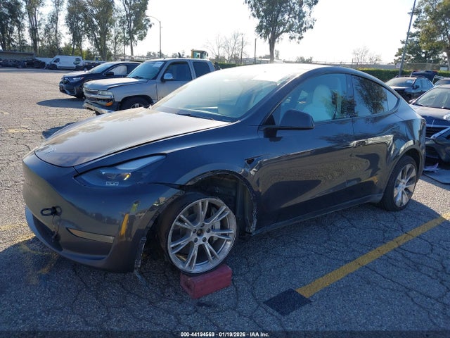 2024 TESLA MODEL Y 7SAYGDEE8RA248991 Photo 1