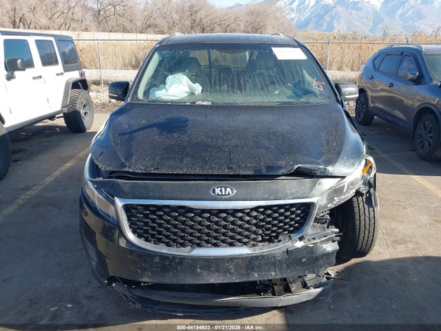 KNDMB5C14H6283752 KIA SEDONA LX