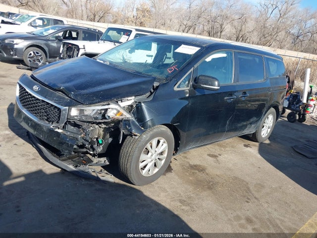 KNDMB5C14H6283752 KIA SEDONA LX