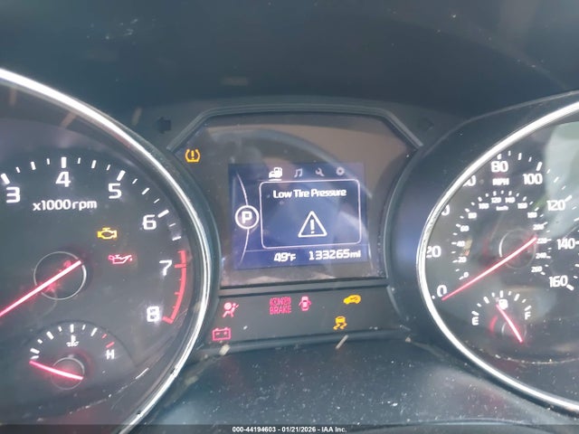 KNDMB5C14H6283752 KIA SEDONA LX