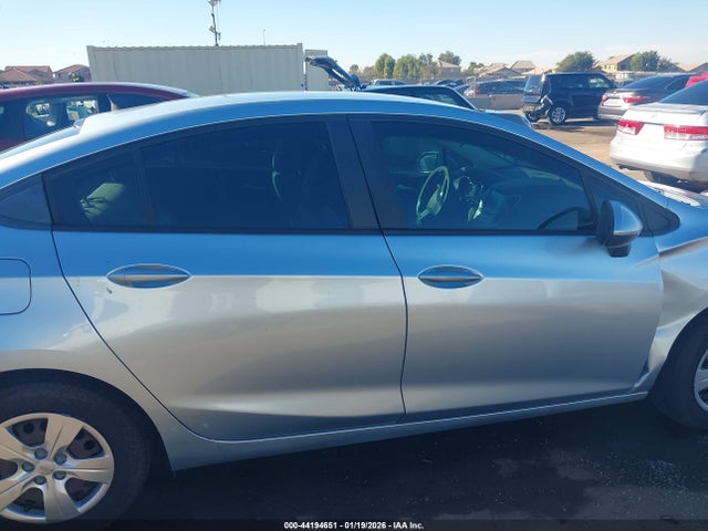 1G1BC5SM2H7147106 Chevrolet Cruze Ls Auto