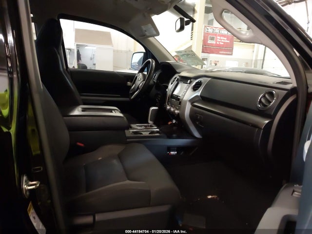 5TFDM5F1XEX054830 Toyota Tundra Sr5 4.6l V8
