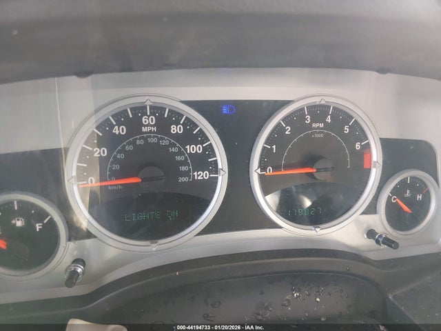 2008 Jeep Patriot Limited მანქანა იყიდება აუქციონზე, vin: 1J8FT48W88D752897, აუქციონის ნომერი: 44194733