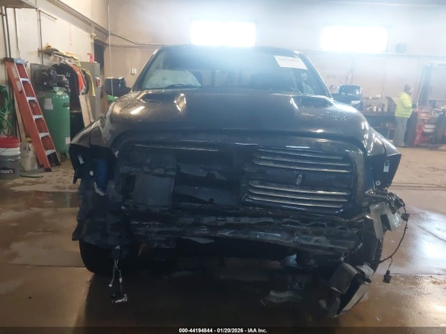 44194844 :رقم المزاد ، 1C6RR7MT7HS731882 vin ، 2017 Ram 1500 Sport مزاد بيع