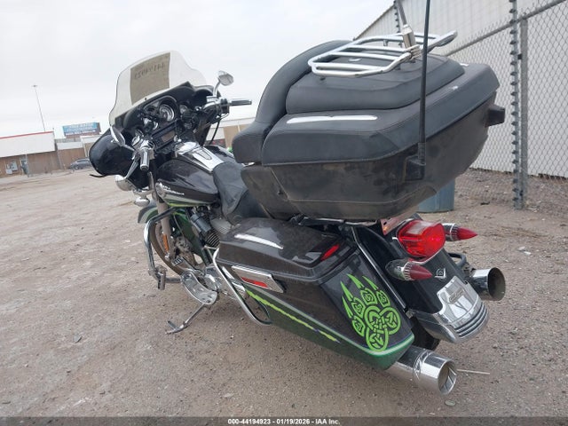 2006 HARLEY-DAVIDSON FLHTCUSE 1HD1PRE166Y950765 Photo 2