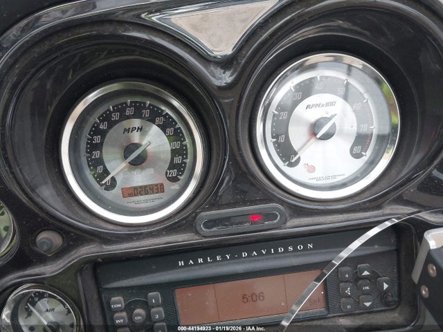 2006 HARLEY-DAVIDSON FLHTCUSE 1HD1PRE166Y950765 Photo 6