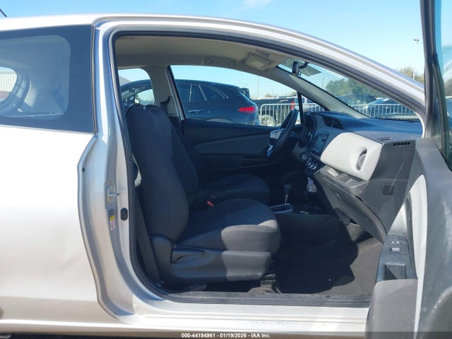 VNKJTUD3XFA029006 Toyota YARIS L
