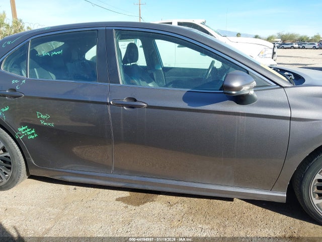 4T1B11HK9JU623642 Toyota CAMRY SE