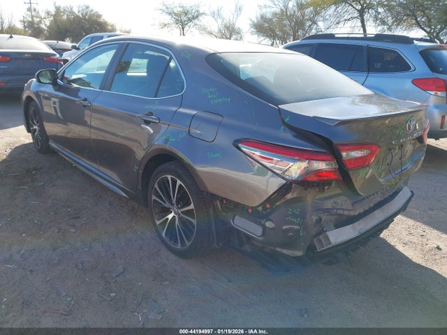 4T1B11HK9JU623642 Toyota CAMRY SE