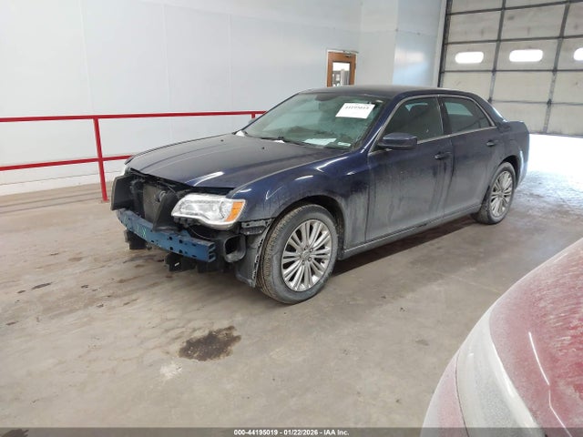 Chrysler 300 2014 2C3CCARG0EH249433 Image 2