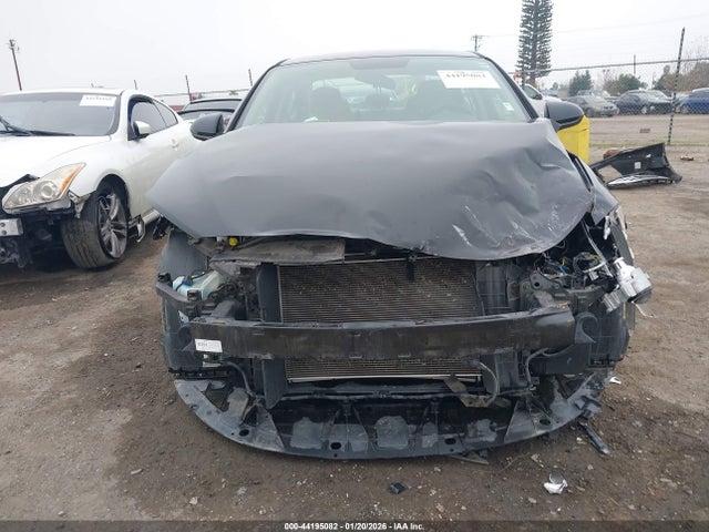 5NPD84LF4JH354643 Hyundai ELANTRA SEL