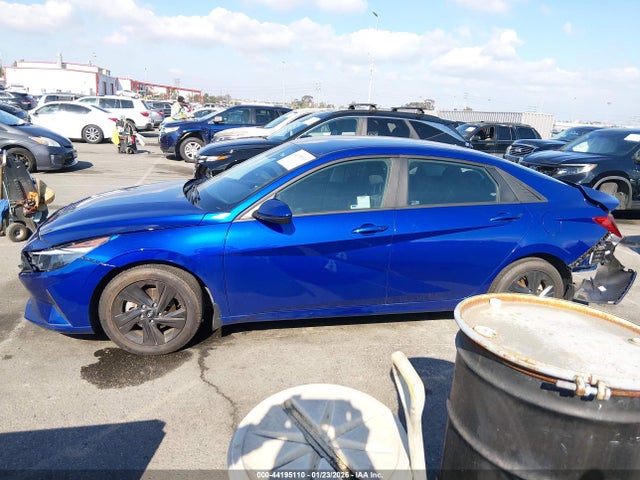 KMHLM4AG1PU397186 Hyundai ELANTRA SEL