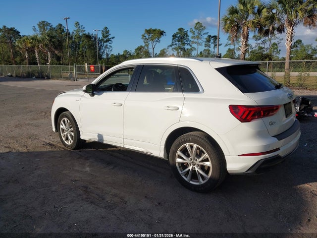 2022 AUDI Q3 WA1DECF3XN1123242 Photo 2