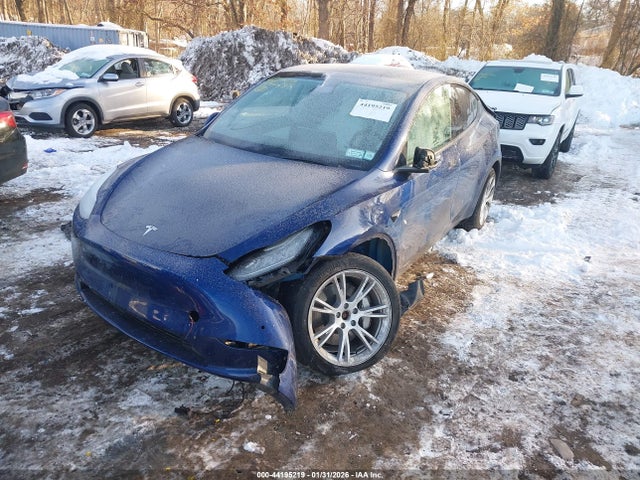 2021 TESLA MODEL Y 5YJYGDEE5MF210479 Photo 1