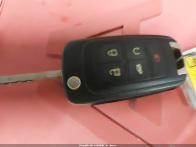 2GNFLFEK8H6104485 Chevrolet EQUINOX LT