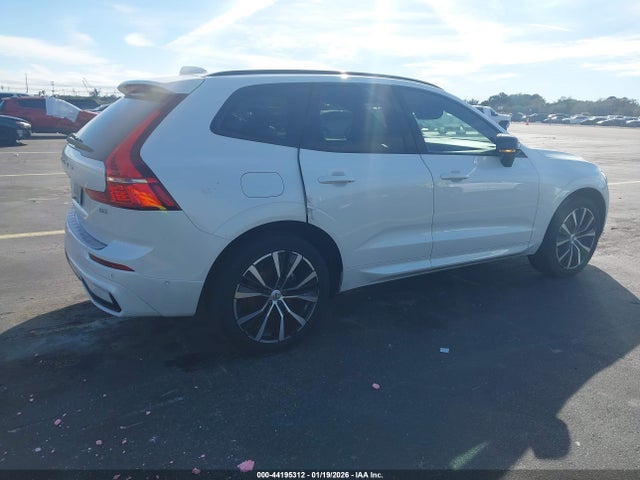 2023 VOLVO XC60 YV4L12DLXP1376233 Photo 3