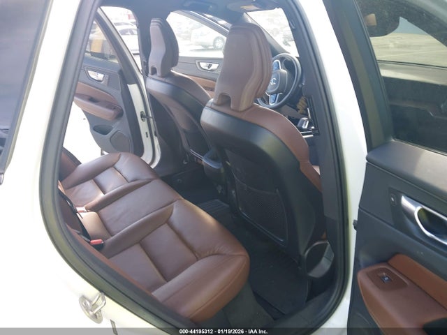 2023 VOLVO XC60 YV4L12DLXP1376233 Photo 7