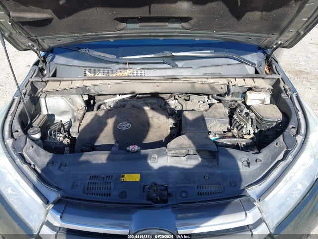 5TDBZRFH8JS845838 Toyota Highlander Le