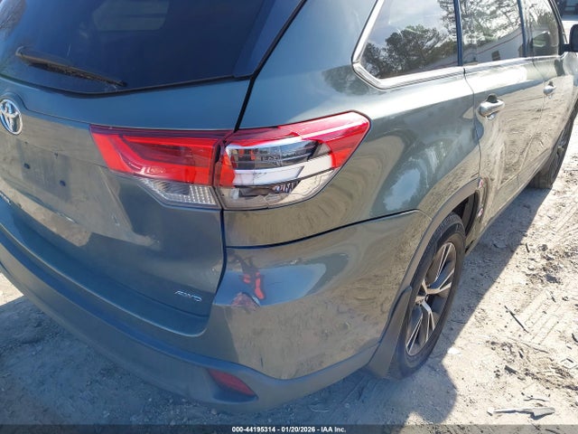 5TDBZRFH8JS845838 Toyota Highlander Le