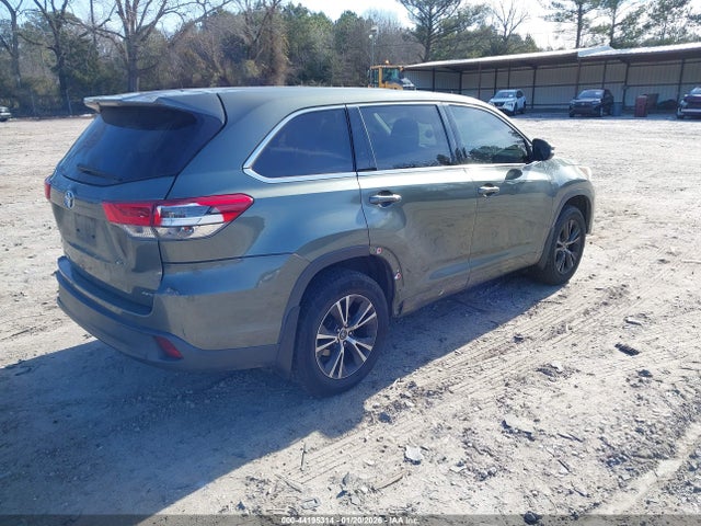 5TDBZRFH8JS845838 Toyota Highlander Le