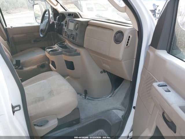 Ford E-450 Cutaway 2014 1FDXE4FS8EDA46333 Image 5