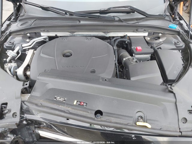 44195417 :رقم المزاد ، LVY982AK4JP005702 vin ، 2018 Volvo S90 T5 Momentum مزاد بيع