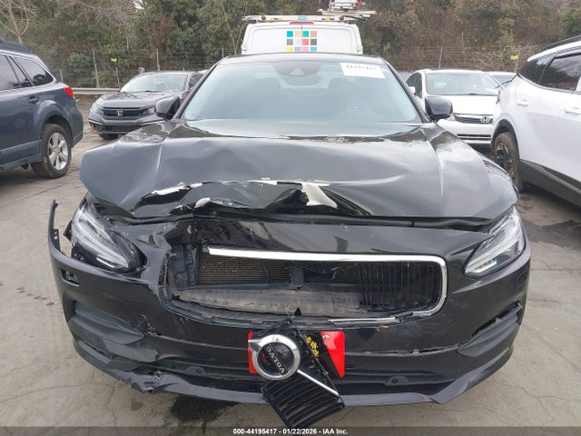 44195417 :رقم المزاد ، LVY982AK4JP005702 vin ، 2018 Volvo S90 T5 Momentum مزاد بيع