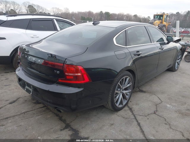 44195417 :رقم المزاد ، LVY982AK4JP005702 vin ، 2018 Volvo S90 T5 Momentum مزاد بيع