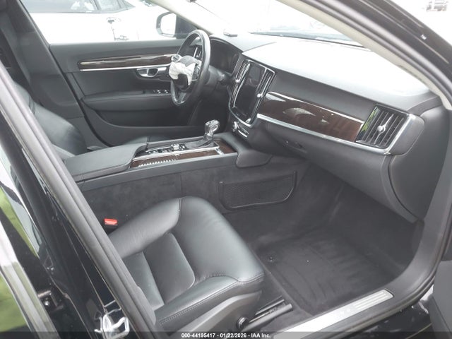 44195417 :رقم المزاد ، LVY982AK4JP005702 vin ، 2018 Volvo S90 T5 Momentum مزاد بيع