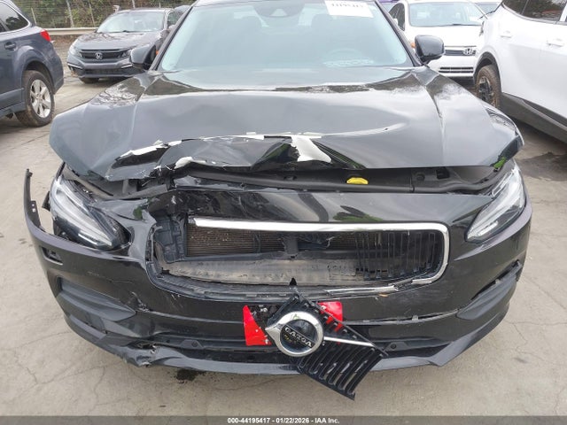 44195417 :رقم المزاد ، LVY982AK4JP005702 vin ، 2018 Volvo S90 T5 Momentum مزاد بيع