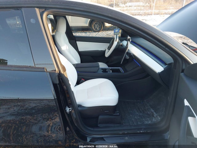 2022 TESLA MODEL Y 7SAYGDEF9NF397030 Photo 4