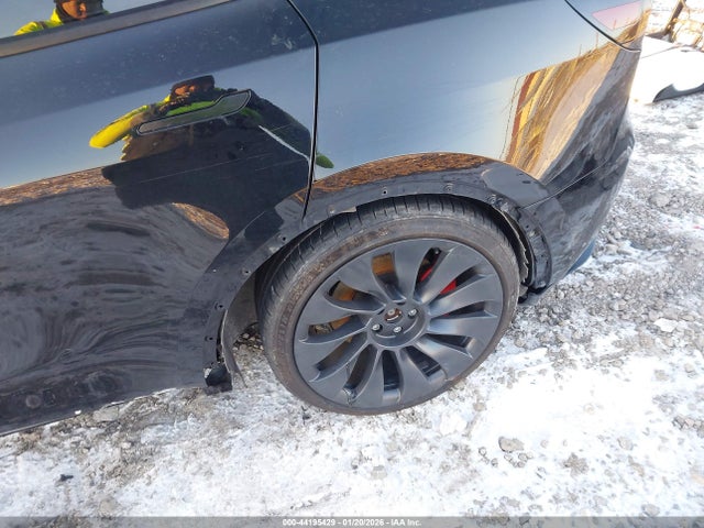 2022 TESLA MODEL Y 7SAYGDEF9NF397030 Photo 5