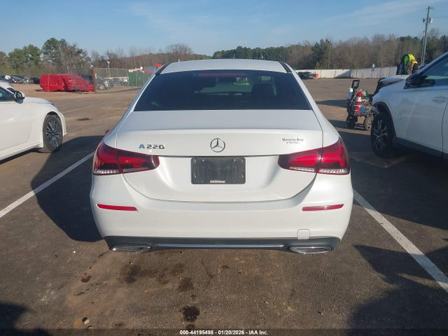Mercedes-Benz A 220 2019 WDD3G4EB0KW026291 Image 16