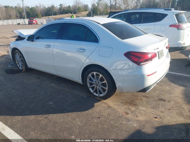Mercedes-Benz A 220 2019 WDD3G4EB0KW026291 Image 3