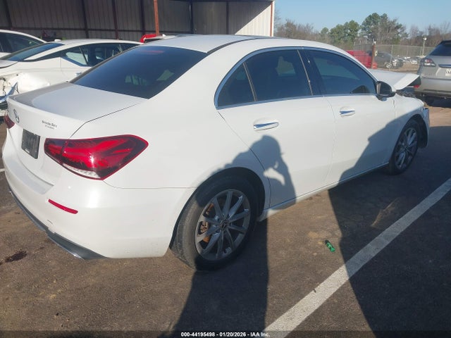 Mercedes-Benz A 220 2019 WDD3G4EB0KW026291 Image 4