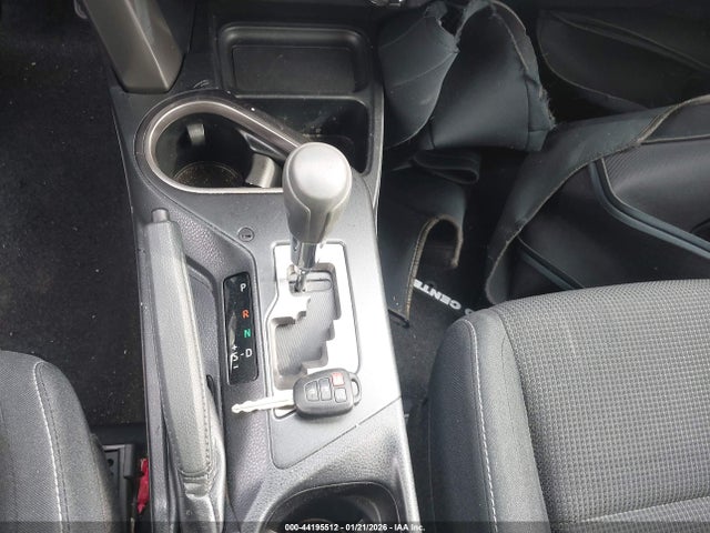 JTMWFREV2HD101420 Toyota Rav4 Xle