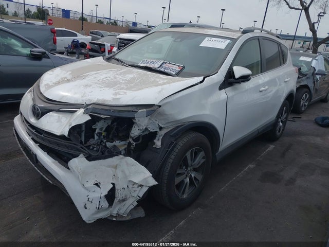 JTMWFREV2HD101420 Toyota Rav4 Xle