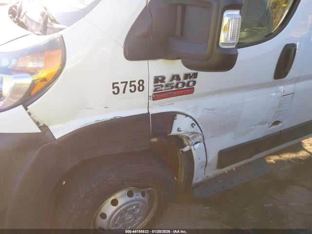 44195532 :رقم المزاد ، 3C6TRVCG5KE525758 vin ، 2019 Ram Promaster 2500 High Roof 136 Wb مزاد بيع