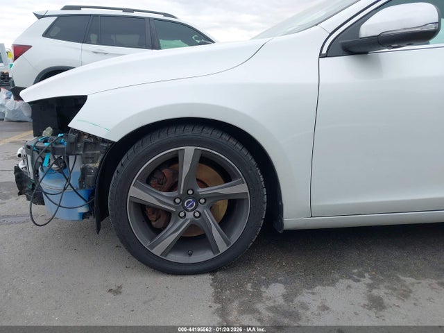 Volvo S60 T6 R-design Platinum 2015 YV1902TH2F1307333 Image 18
