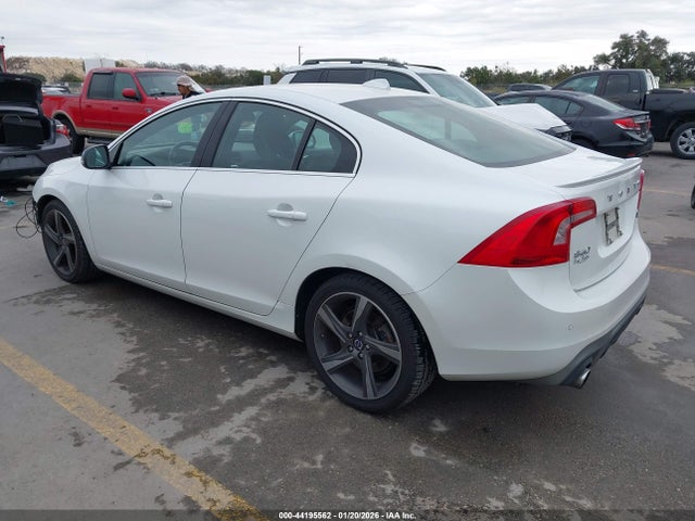 2015 VOLVO S60 YV1902TH2F1307333 Photo 2