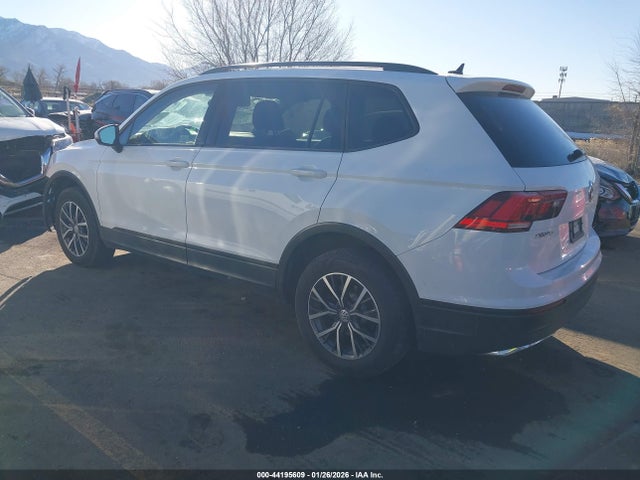 2021 VOLKSWAGEN TIGUAN 3VV0B7AX0MM155974 Photo 2