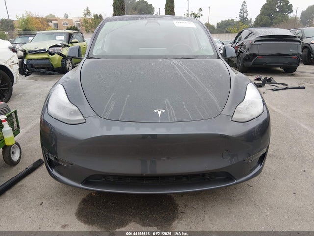 Продажа на аукционе авто 2022 Tesla Model Y Long Range Dual Motor All-wheel Drive, vin: 7SAYGDEE1NF558865, номер лота: 44195618