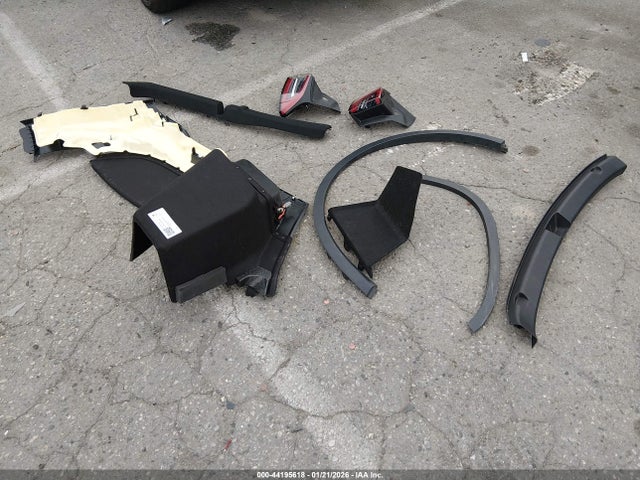 Продажа на аукционе авто 2022 Tesla Model Y Long Range Dual Motor All-wheel Drive, vin: 7SAYGDEE1NF558865, номер лота: 44195618