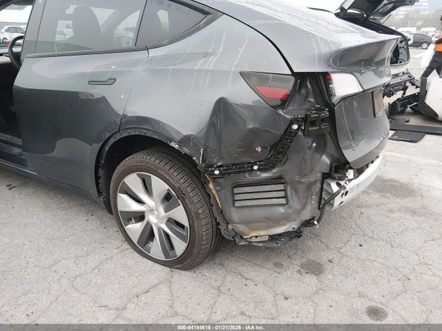 Продажа на аукционе авто 2022 Tesla Model Y Long Range Dual Motor All-wheel Drive, vin: 7SAYGDEE1NF558865, номер лота: 44195618