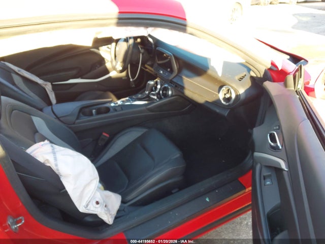 2017 CHEVROLET CAMARO 1G1FD1RX1H0157206 Photo 4