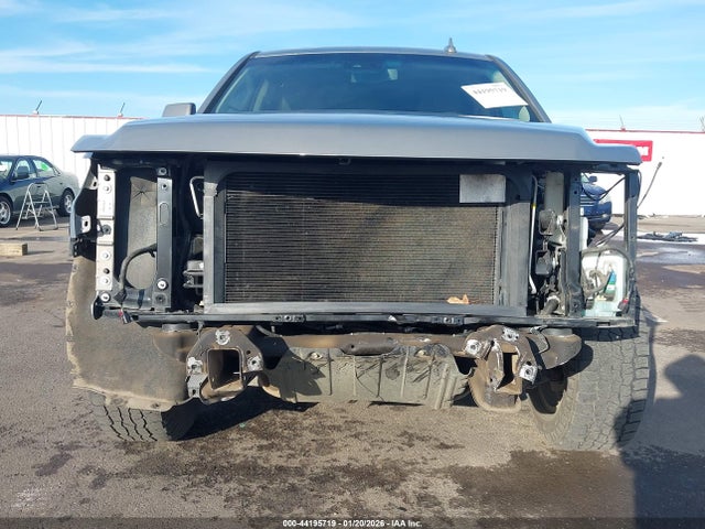 1GNSKBKC9JR394477 Chevrolet Tahoe Lt